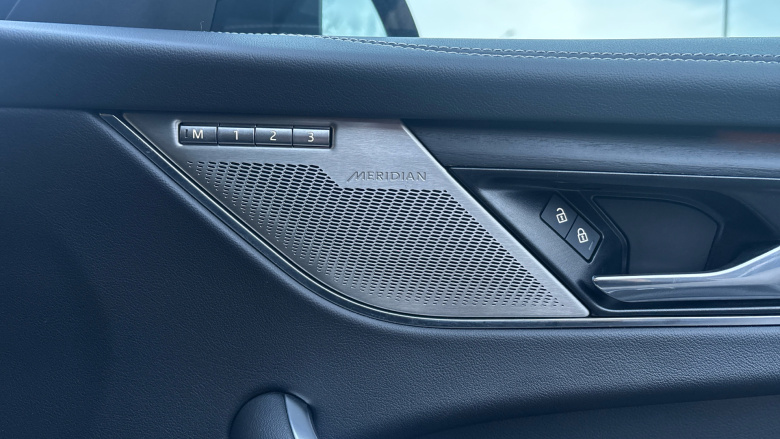 Jaguar F-Pace 3.0 D300 Sport 5dr Auto AWD Diesel Estate